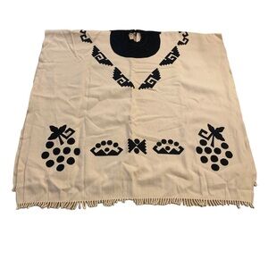 Poncho Bojo Native American Print Western Design Cream White Black Pattern